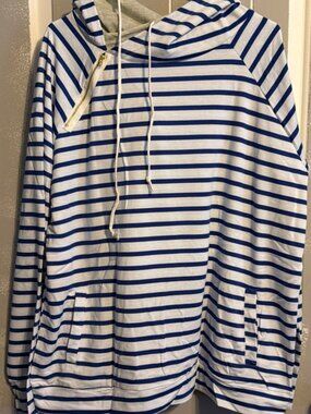 Soto Lifestyle Women’s Hoodie Drawstring Pockets White Blue & Gray XXXL NIP New